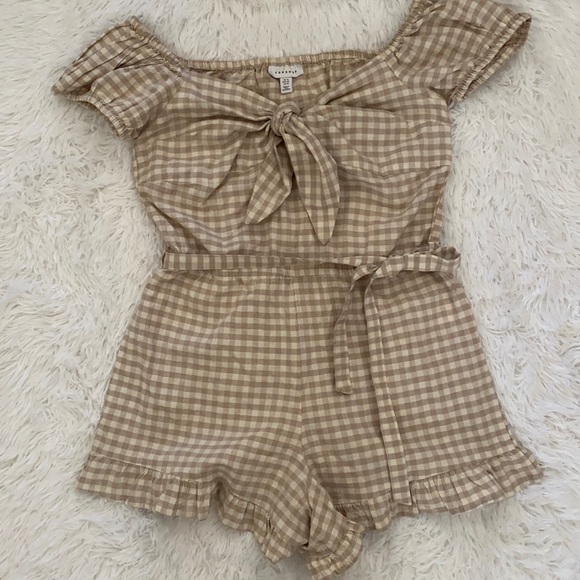 Topshop Pants - TopShop tan and white Cottagecore shorts romper